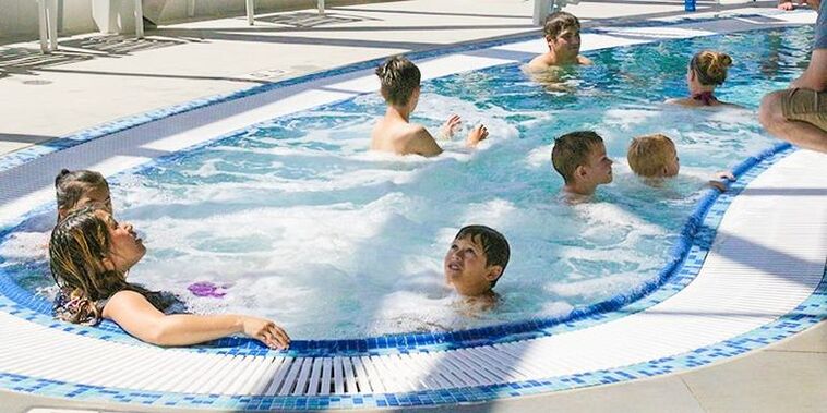 Piscinele pot provoca infecția cu HPV.