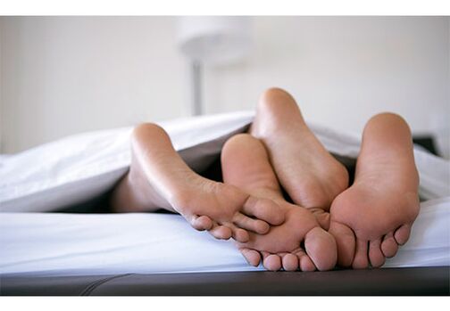 Contactul sexual este principala cale de transmitere a papilomavirusului uman
